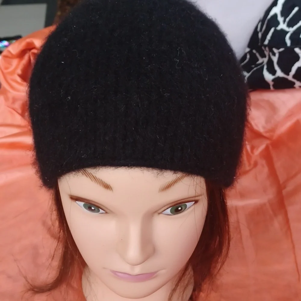 Gene Meyer 100% Cashmere Beanie, Black